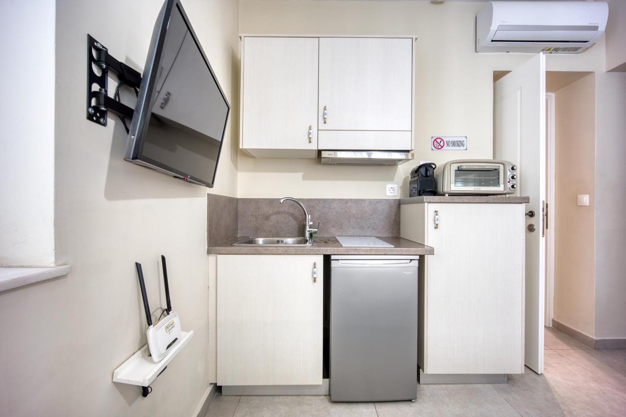 Bentzi...Boutique Apartment 1, Classic Double With Kitchenette, 2 Guests Athen Exterior foto